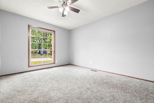 122 N Pinewood Avenue, Republic, MO 65738
