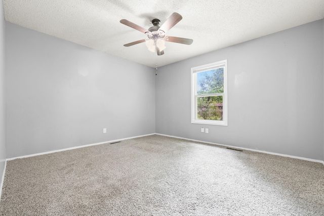 122 N Pinewood Avenue, Republic, MO 65738