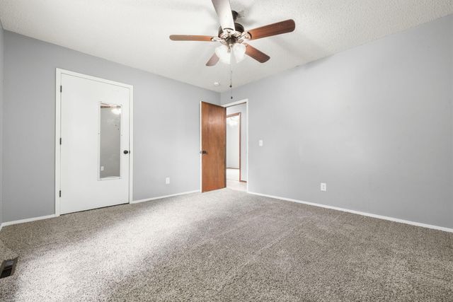 122 N Pinewood Avenue, Republic, MO 65738
