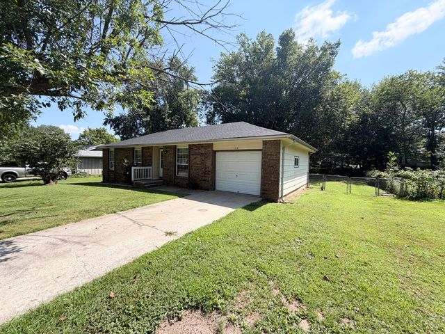 122 N Pinewood Avenue, Republic, MO 65738