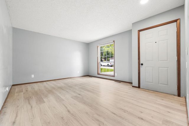 122 N Pinewood Avenue, Republic, MO 65738