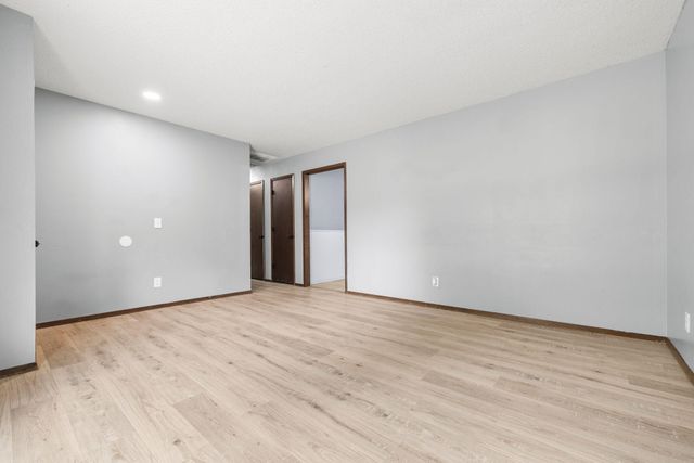 122 N Pinewood Avenue, Republic, MO 65738