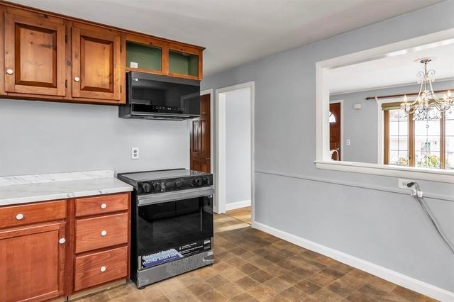 354 Seames Dr, Manchester, NH 03103