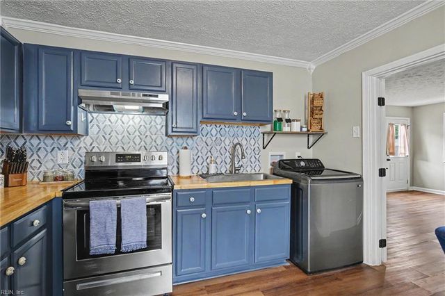51 Phelps CIR, Hampton, VA 23663
