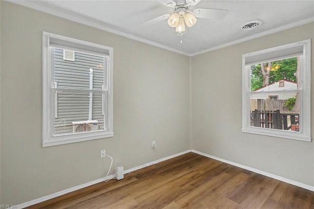 51 Phelps CIR, Hampton, VA 23663