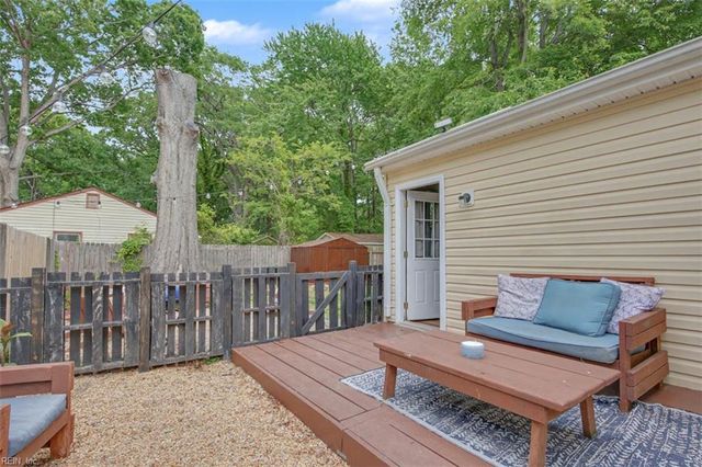 51 Phelps CIR, Hampton, VA 23663