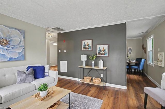 51 Phelps CIR, Hampton, VA 23663