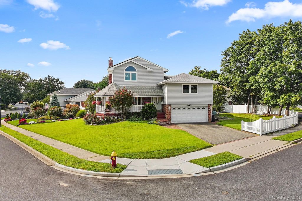 3671 Adele Court, Wantagh, NY 11793 — photo 2