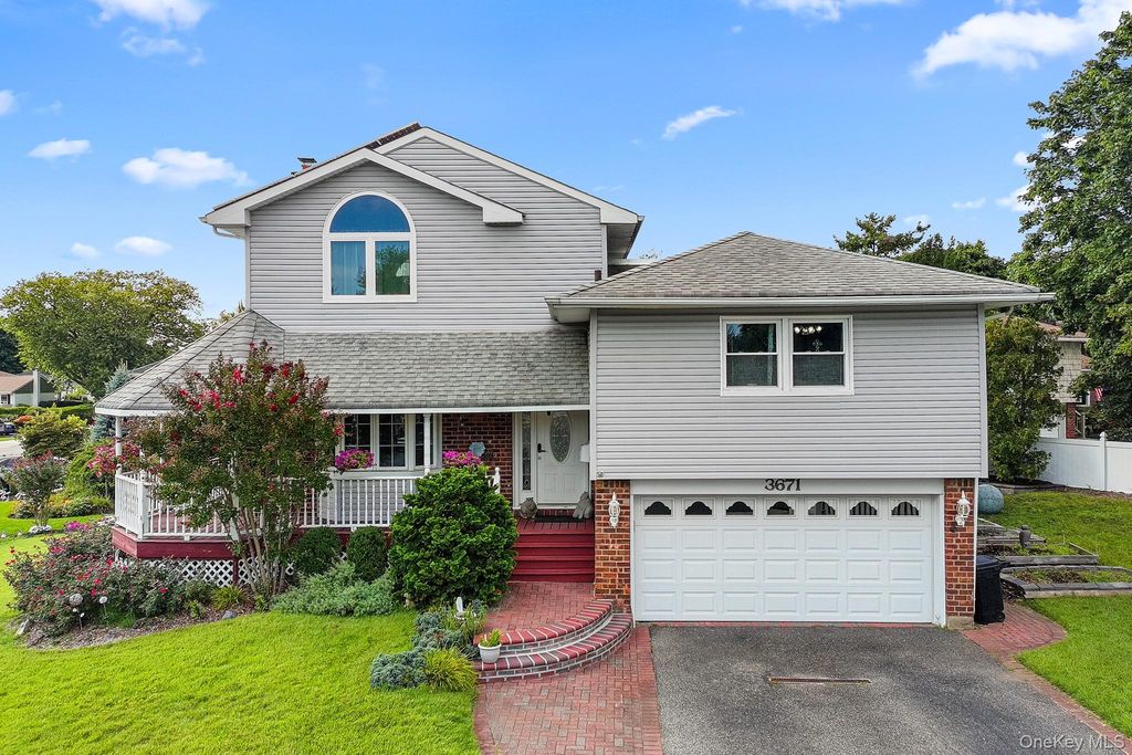 3671 Adele Court, Wantagh, NY 11793 — photo 3