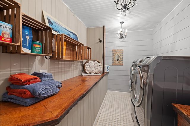 204 Riverlake Road, Fair Play, SC 29643