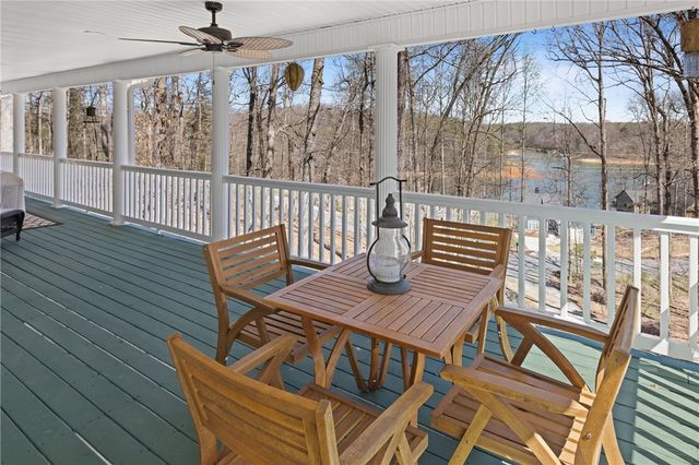 204 Riverlake Road, Fair Play, SC 29643