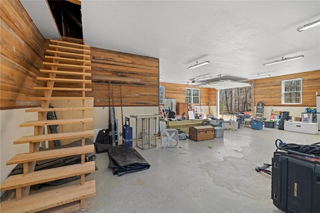 204 Riverlake Road, Fair Play, SC 29643