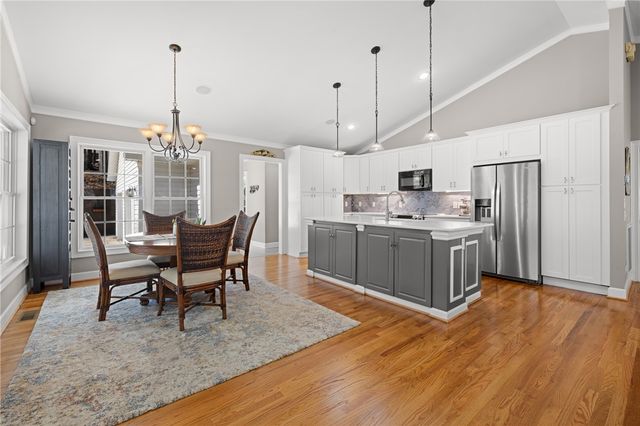 204 Riverlake Road, Fair Play, SC 29643