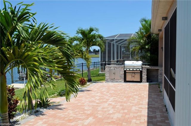 1702 Emerald Cove DR, Cape Coral, FL 33991