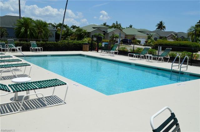 1702 Emerald Cove DR, Cape Coral, FL 33991