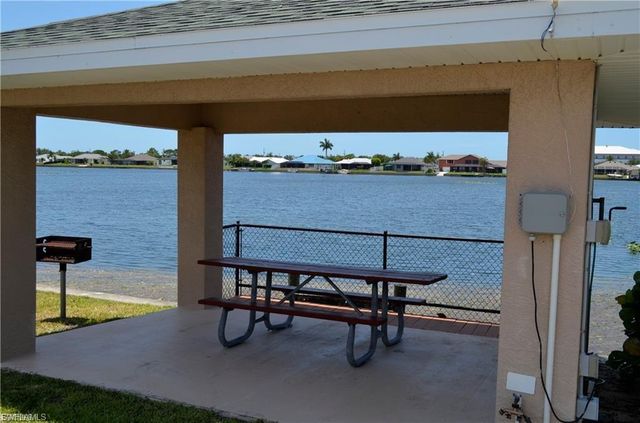 1702 Emerald Cove DR, Cape Coral, FL 33991