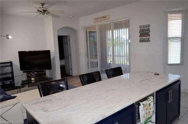 1702 Emerald Cove DR, Cape Coral, FL 33991