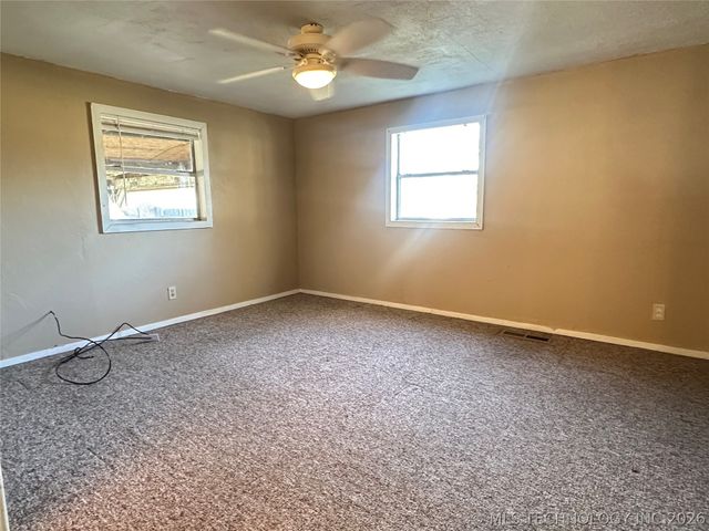 1026 N Taft Avenue, Okmulgee, OK 74447