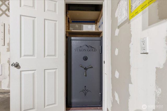 614 W Loop Drive, Moses Lake, WA 98837