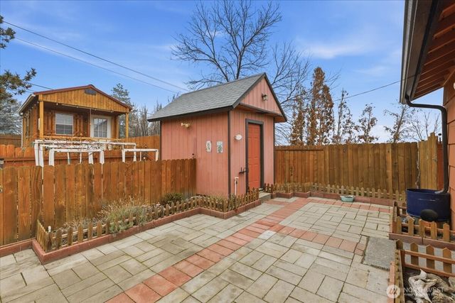 614 W Loop Drive, Moses Lake, WA 98837