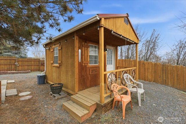 614 W Loop Drive, Moses Lake, WA 98837