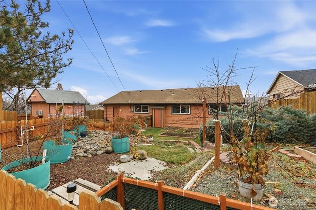 614 W Loop Drive, Moses Lake, WA 98837