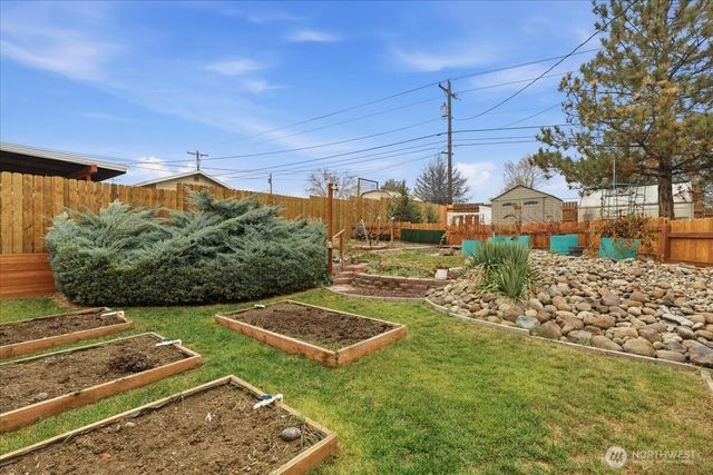 614 W Loop Drive, Moses Lake, WA 98837