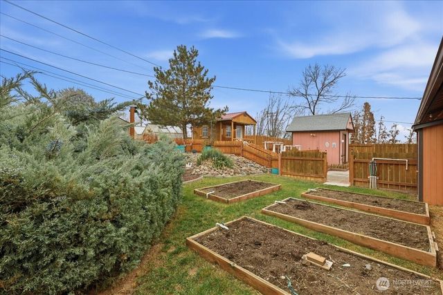 614 W Loop Drive, Moses Lake, WA 98837