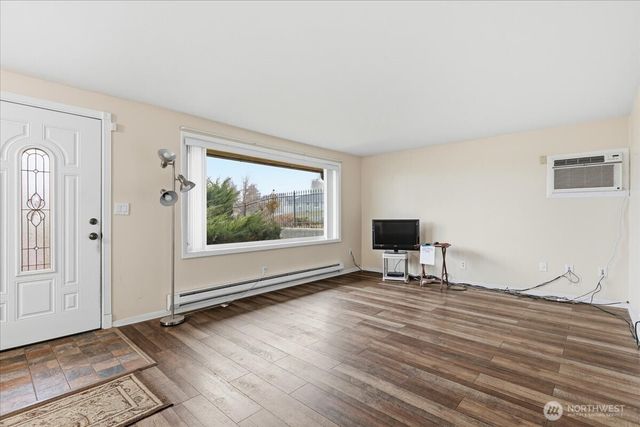 614 W Loop Drive, Moses Lake, WA 98837