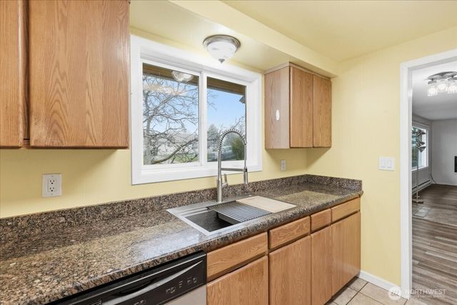 614 W Loop Drive, Moses Lake, WA 98837