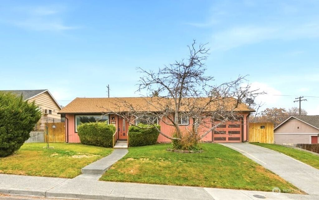 614 W Loop Drive, Moses Lake, WA 98837