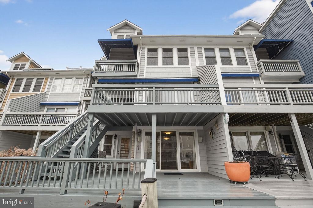 Image 2 of property listing at 8054 WINDWARD KEY DRIVE, Chesapeake Beach, MD 20732