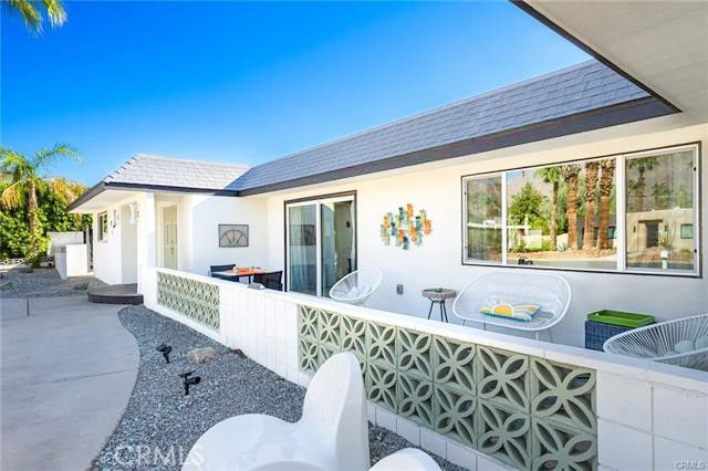 1190 S Calle Marcus, Palm Springs, CA 92264