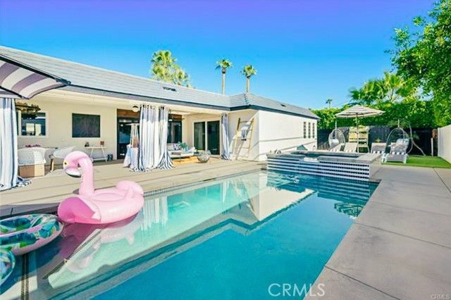 1190 S Calle Marcus, Palm Springs, CA 92264
