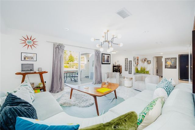 1190 S Calle Marcus, Palm Springs, CA 92264