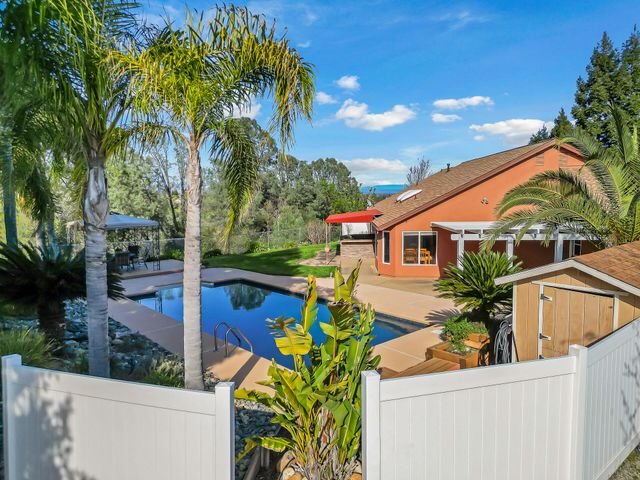 4212 Sungold Circle, Redding, CA 96001