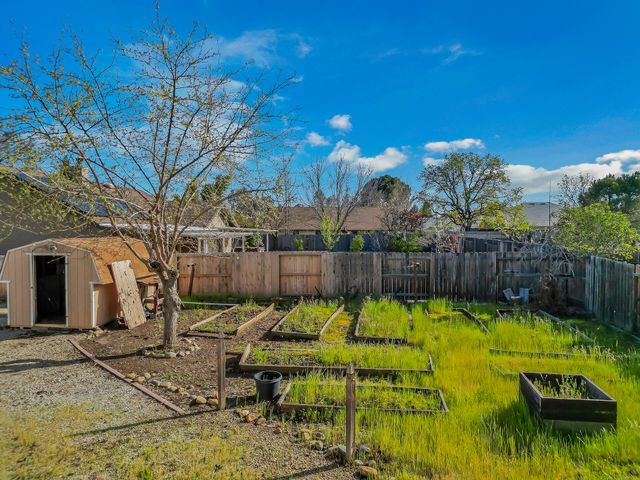 4212 Sungold Circle, Redding, CA 96001