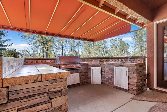 4212 Sungold Circle, Redding, CA 96001