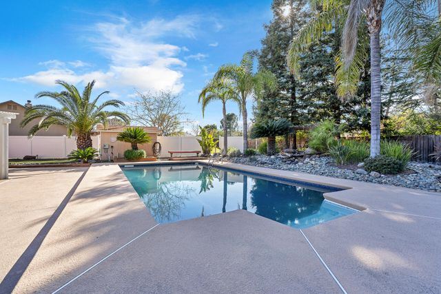 4212 Sungold Circle, Redding, CA 96001