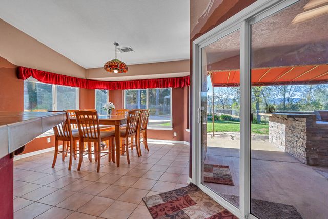 4212 Sungold Circle, Redding, CA 96001