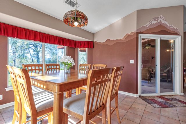 4212 Sungold Circle, Redding, CA 96001