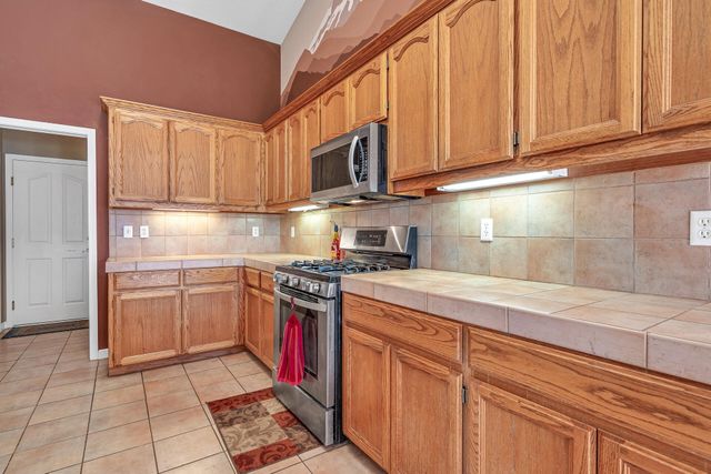 4212 Sungold Circle, Redding, CA 96001