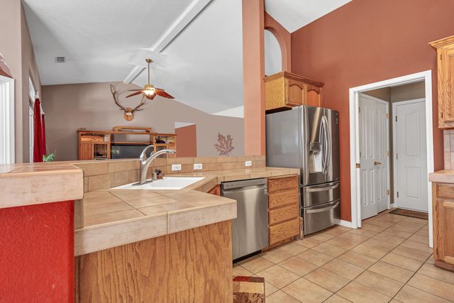 4212 Sungold Circle, Redding, CA 96001