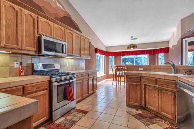 4212 Sungold Circle, Redding, CA 96001