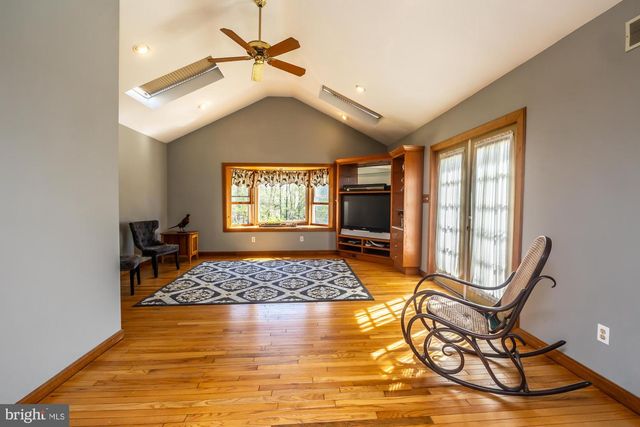 405 E WOODLAND AVE, Springfield, PA 19064