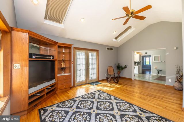 405 E WOODLAND AVE, Springfield, PA 19064