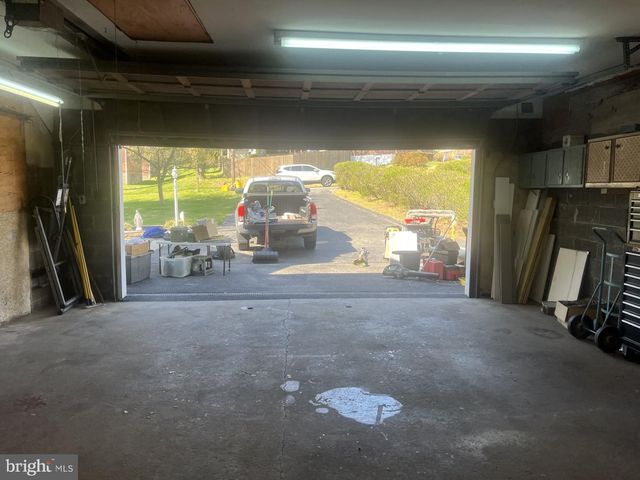 405 E WOODLAND AVE, Springfield, PA 19064