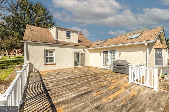 405 E WOODLAND AVE, Springfield, PA 19064