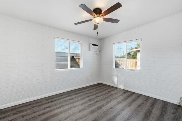 623 S Country Club Drive 15, Mesa, AZ 85210