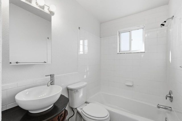 623 S Country Club Drive 15, Mesa, AZ 85210